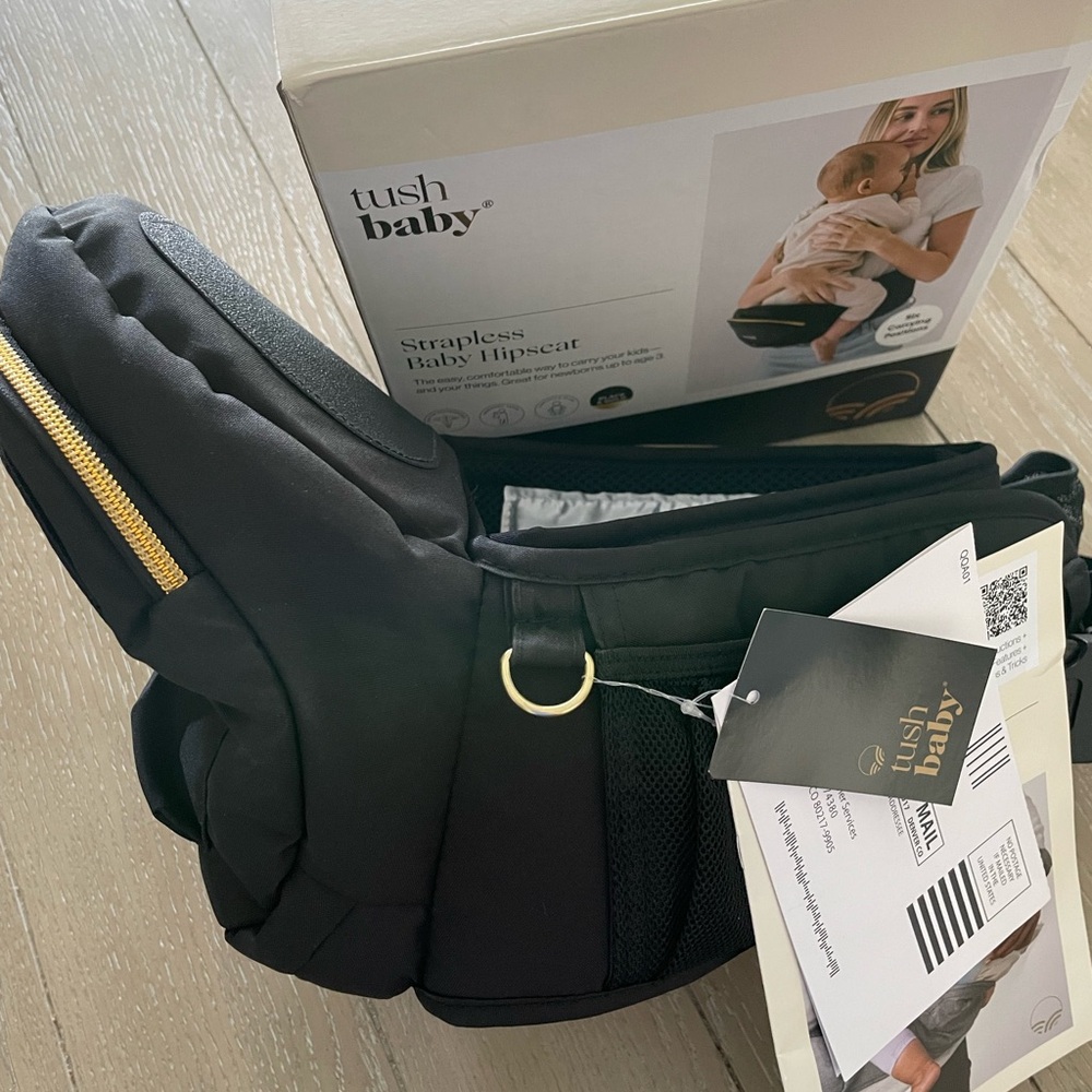 TushBaby Black Baby Hip Carrier